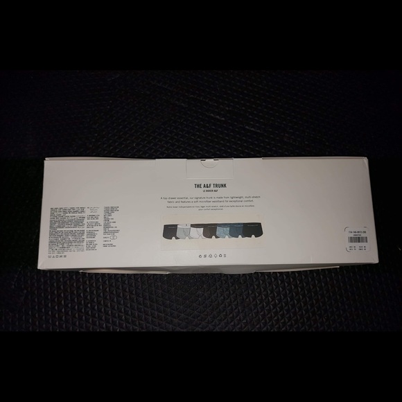 Abercrombie and Fitch Trunk set size XS NIP - Picture 6 of 6